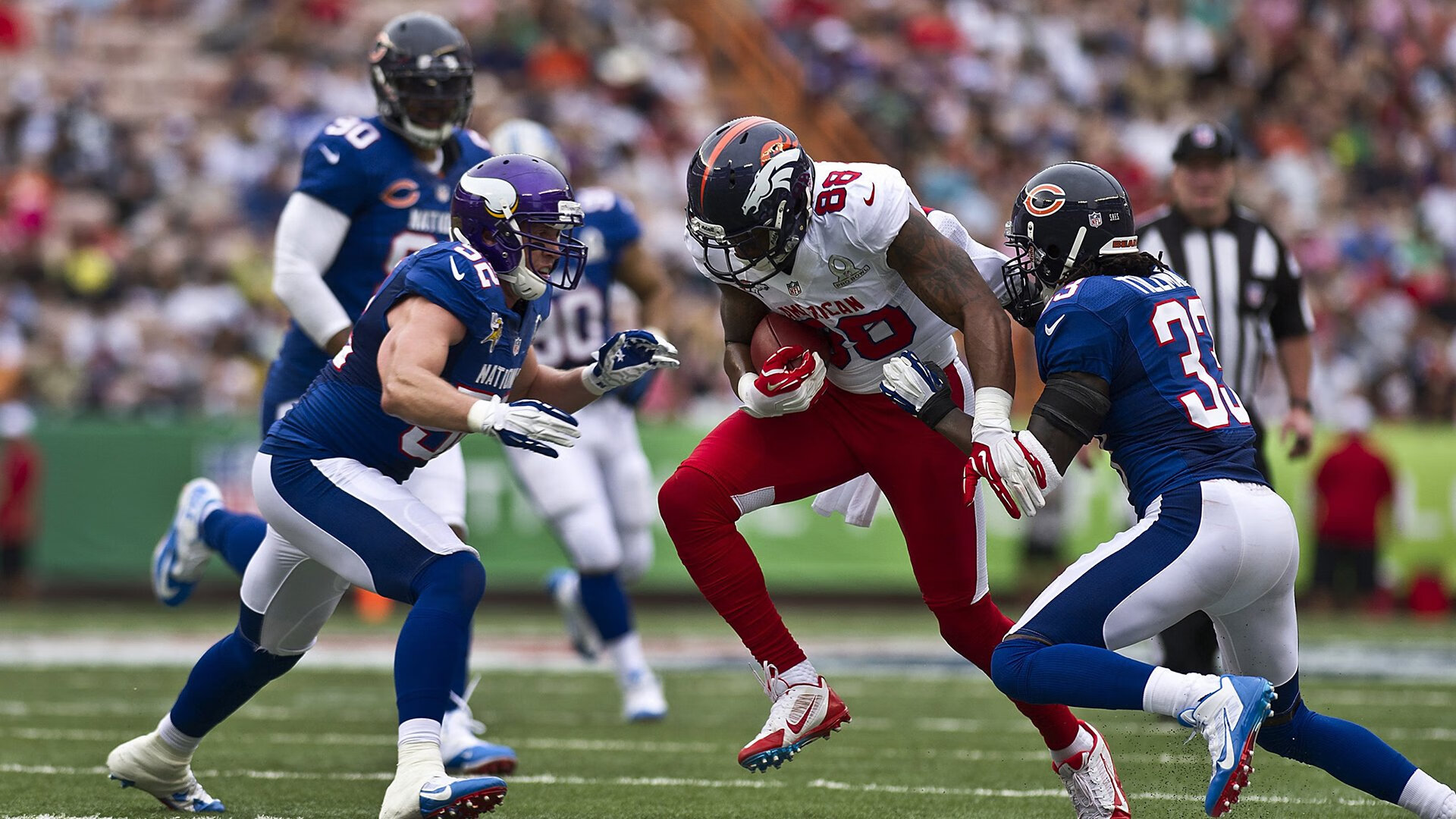 米切尔点燃赛场，湖人横扫步行者，一场攻防艺术的完美演绎